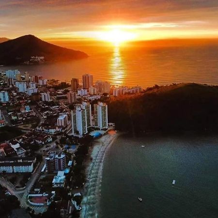 Apartamento Dona Frida Prainha Com Wifi Pe Na Areia Caraguatatuba Ngoại thất bức ảnh